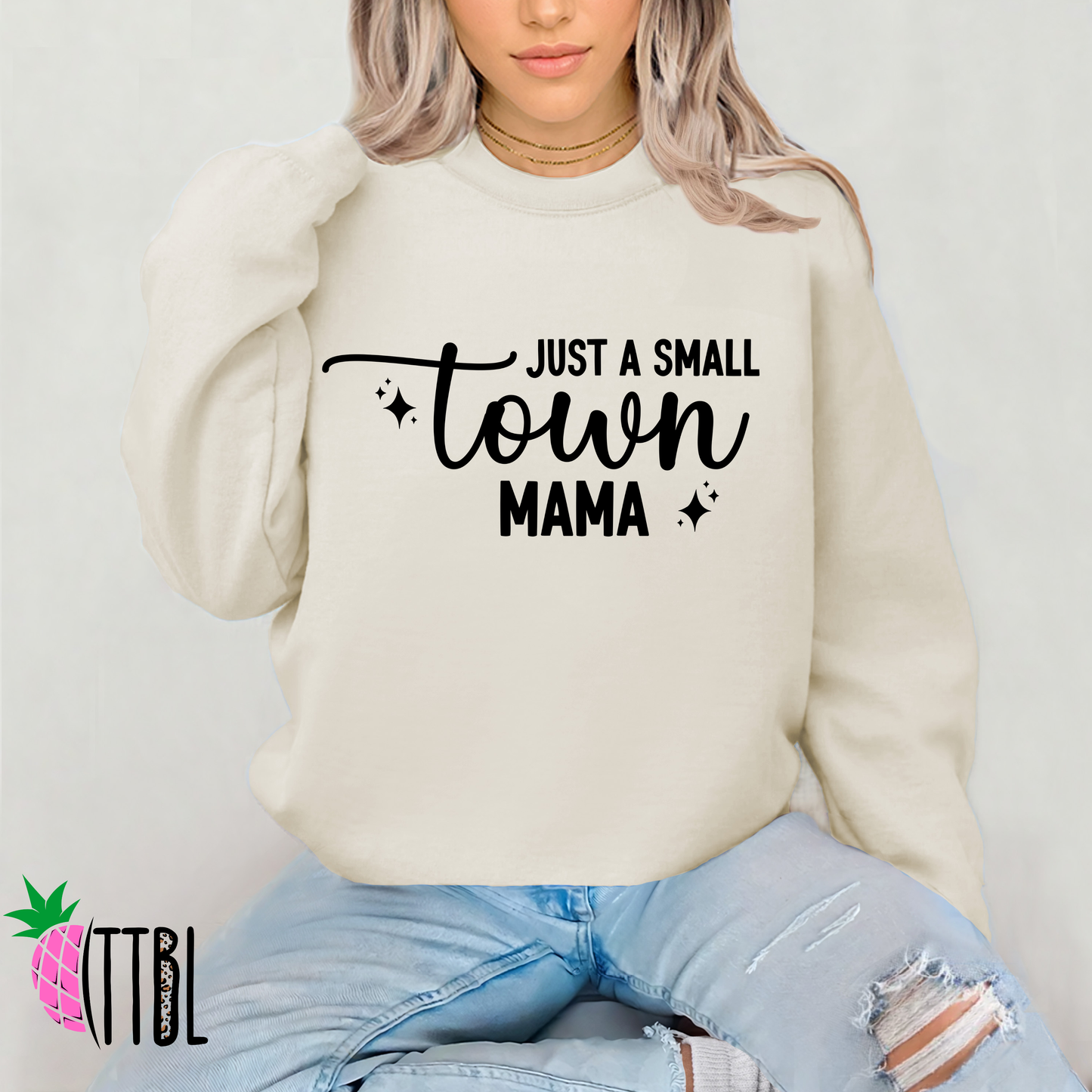 Just a small town mama (black)